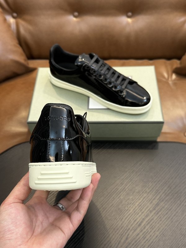 TOM FORD 가죽 로우탑 스니커즈 001-226465