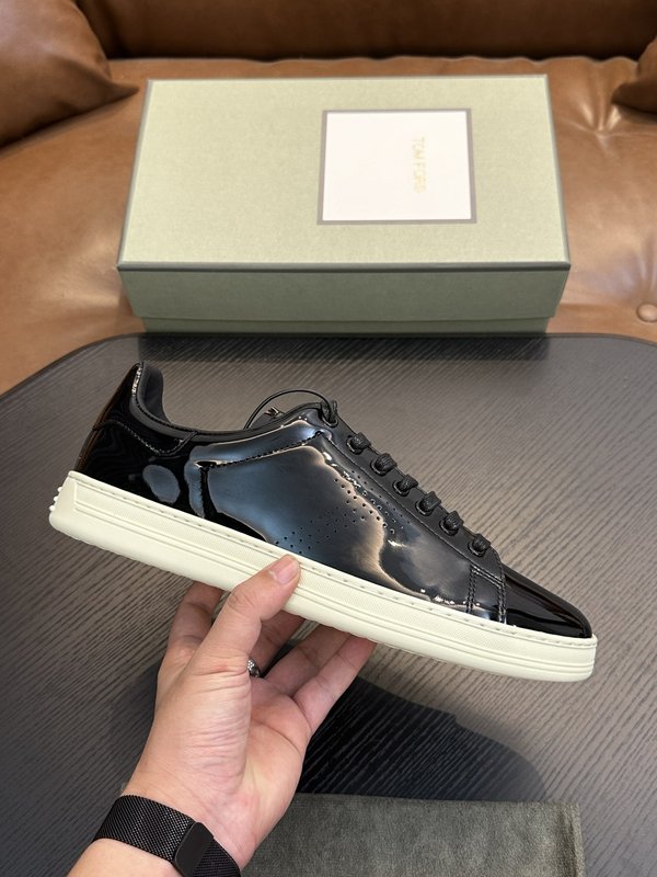 TOM FORD 가죽 로우탑 스니커즈 001-226465