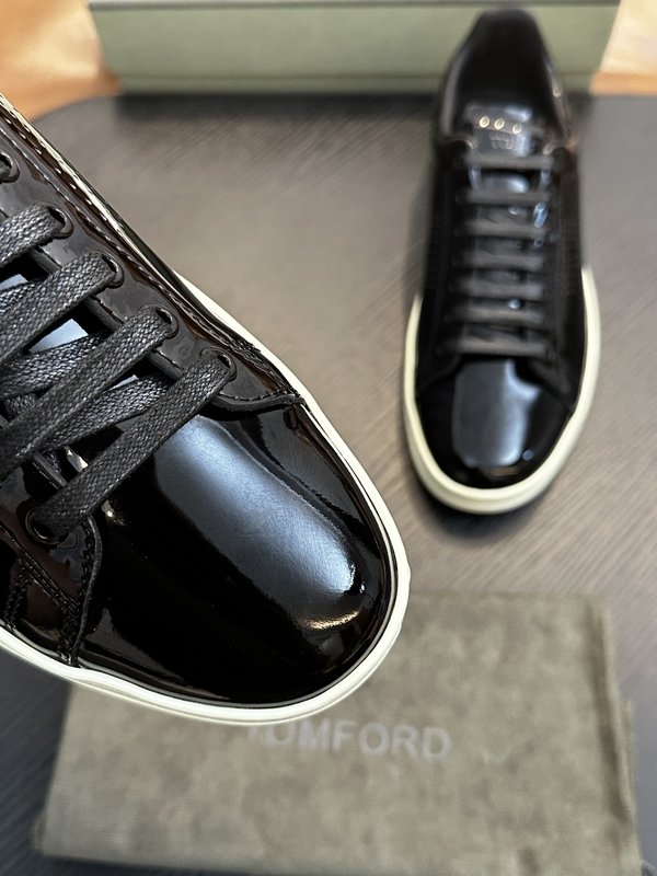 TOM FORD 가죽 로우탑 스니커즈 001-226465