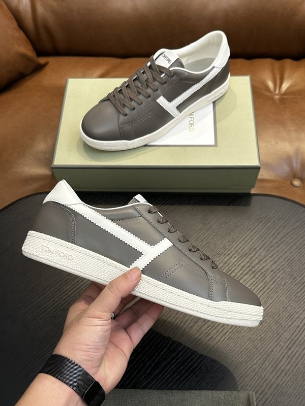 TOM FORD 가죽 로우톱 스니커즈 001-226537