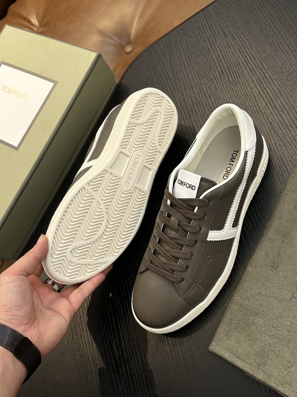 TOM FORD 가죽 로우톱 스니커즈 001-226537