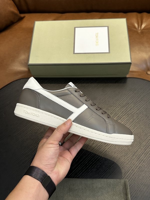 TOM FORD 가죽 로우톱 스니커즈 001-226537