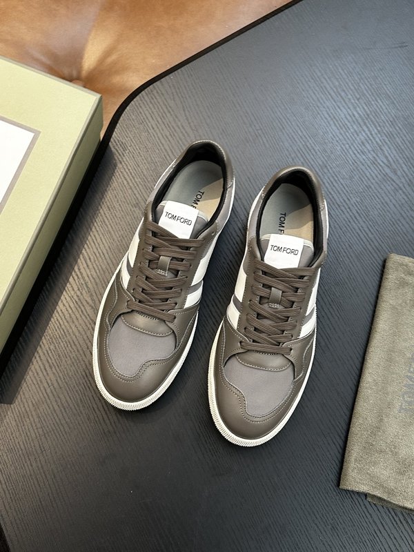 TOM FORD 가죽 로우탑 스니커즈 001-226540