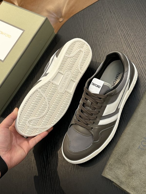 TOM FORD 가죽 로우탑 스니커즈 001-226540