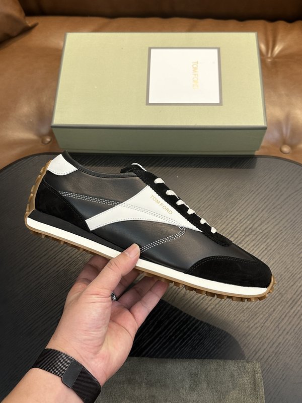 TOM FORD 캠브리지 스웨이드 로우톱 스니커즈 001-226548