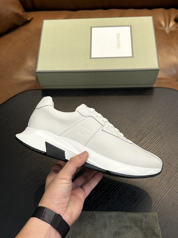 TOM FORD 캠브리지 가죽 로우탑 스니커즈 001-226567