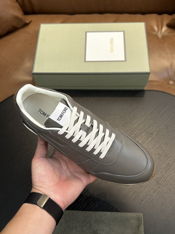 TOM FORD 가죽 로우탑 스니커즈 001-226572