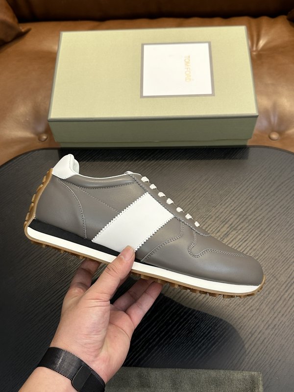 TOM FORD 가죽 로우톱 스니커즈 001-226576