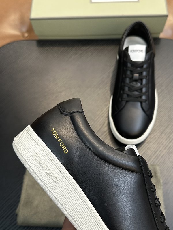 TOM FORD 가죽 로우탑 스니커즈 001-226578