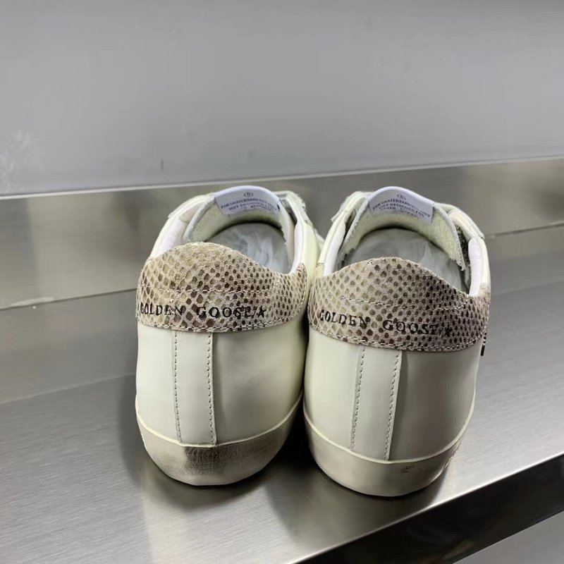 Golden Goose 슈퍼스타 운동화 001-226642