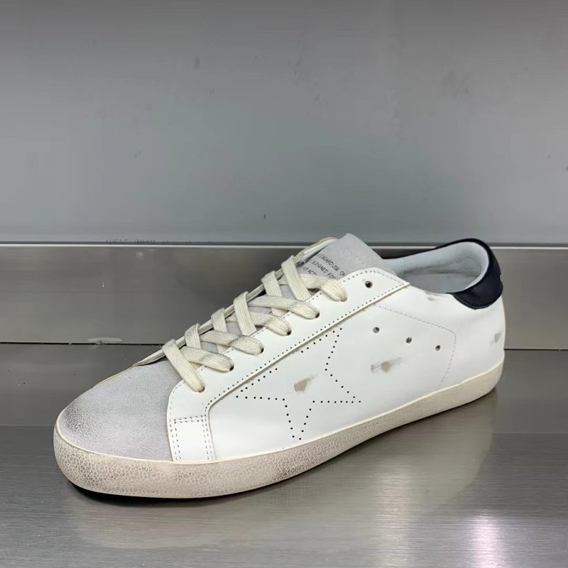 Golden Goose 슈퍼스타 운동화 001-226703