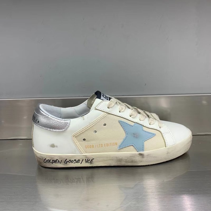 Golden Goose 슈퍼스타 운동화 001-226745
