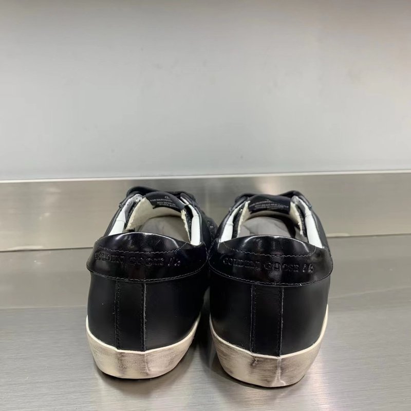 Golden Goose 클래식 운동화 001-226829