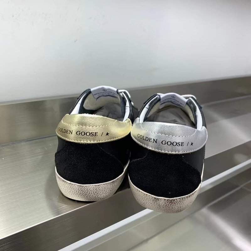 Golden Goose 슈퍼스타 운동화 001-226834