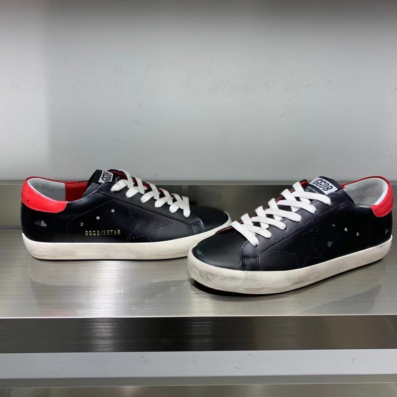 Golden Goose 슈퍼스타 운동화 001-226901