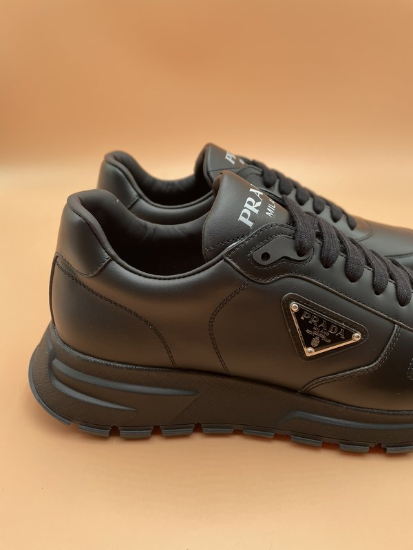PRADA 오리지널 소 가죽 남성화 001-226904