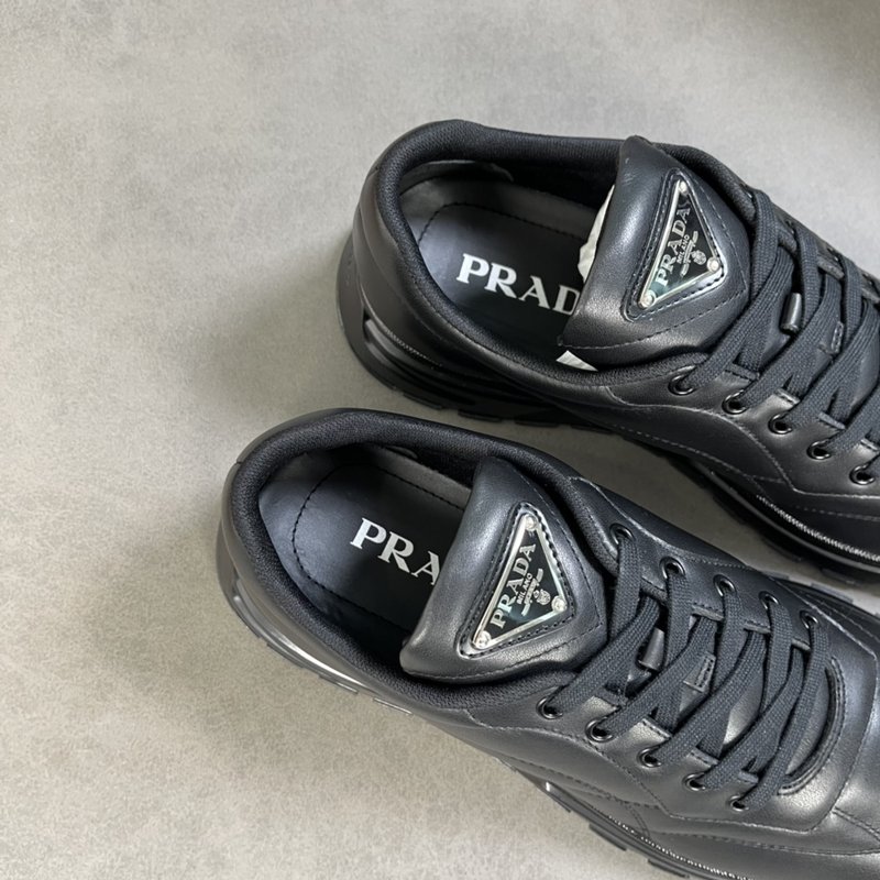 PRADA 남성 방수 원료 소가죽 운동화 001-226923