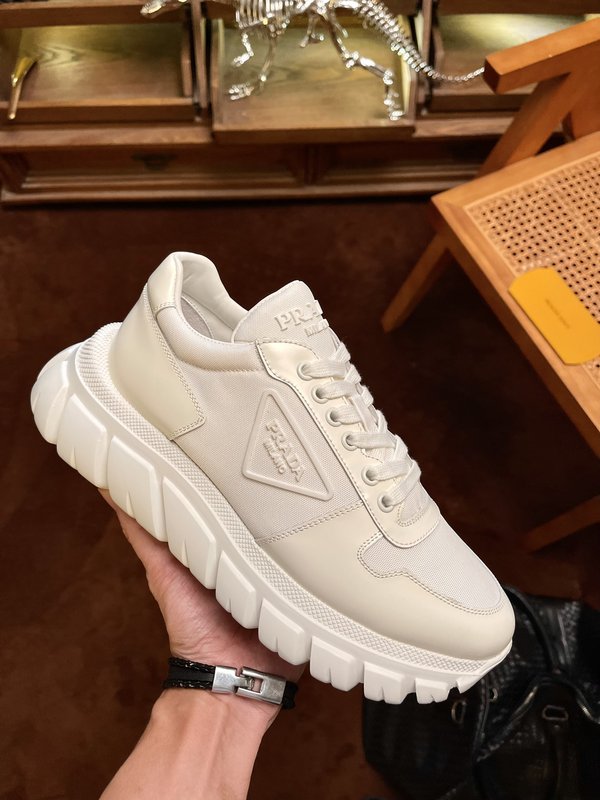 프라다 PRADA 레더 패더 스니커즈 001-226944