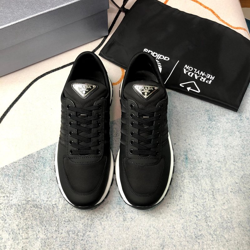 PRADA 블랙 천 소재 신발 001-226971
