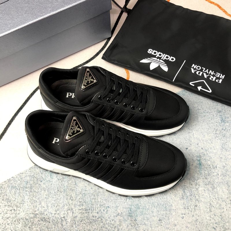 PRADA 블랙 천 소재 신발 001-226971