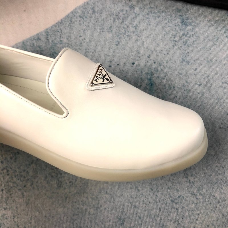 PRADA 화이트 가죽 슈즈 001-226990