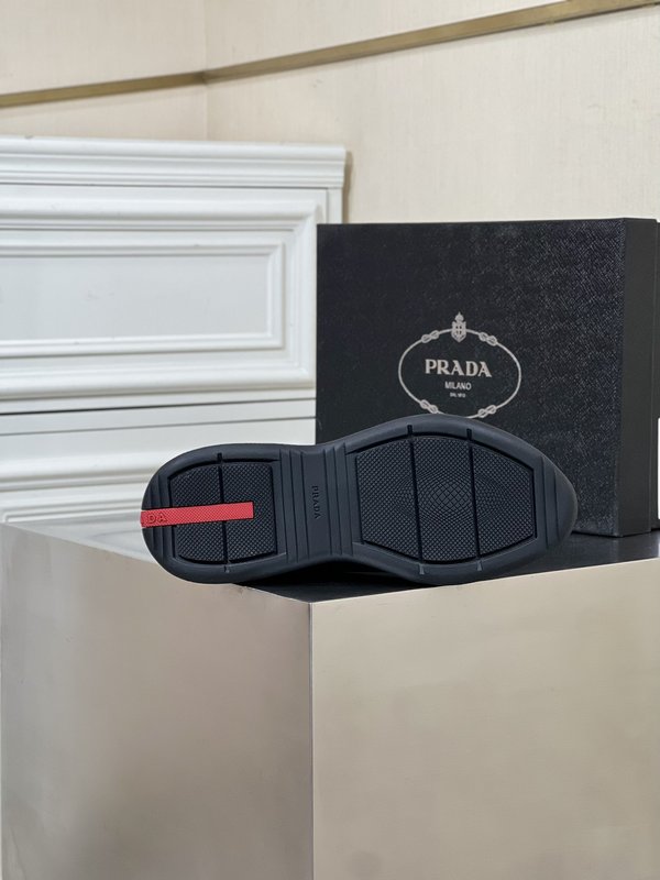 Prada 남성 가죽 두꺼운 바닥 운동화 001-227146