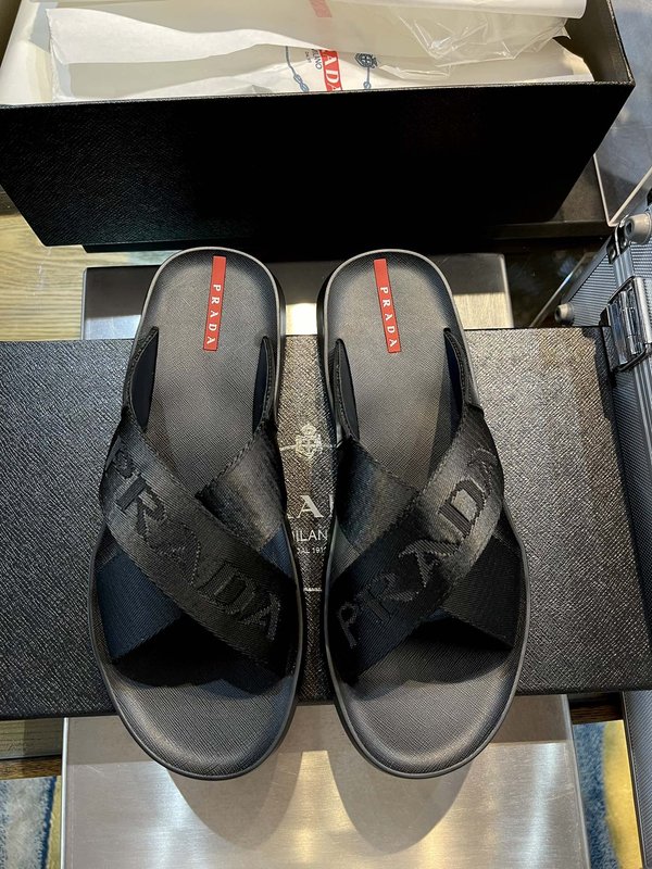 PRADA 남성 소가죽 슬리퍼 샌들 001-227150