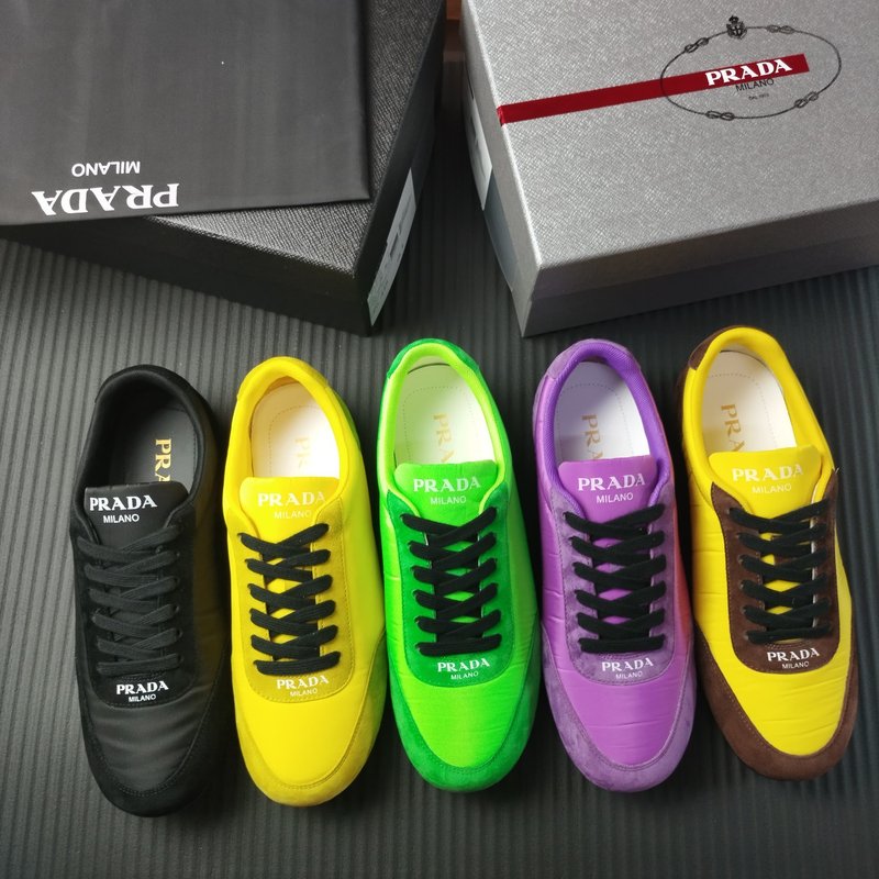 PRADA 프라다 그린 모델 001-227179