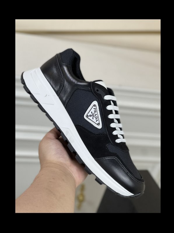 Prada 남성 캐주얼 레더 스니커즈 001-227199