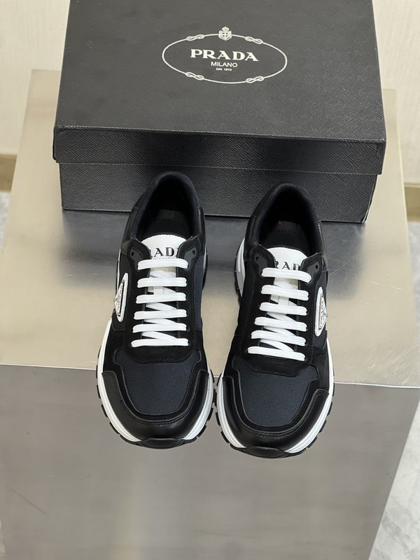 Prada 남성 캐주얼 레더 스니커즈 001-227199