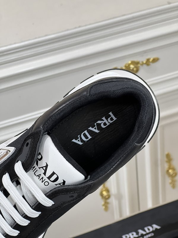 Prada 남성 캐주얼 레더 스니커즈 001-227199