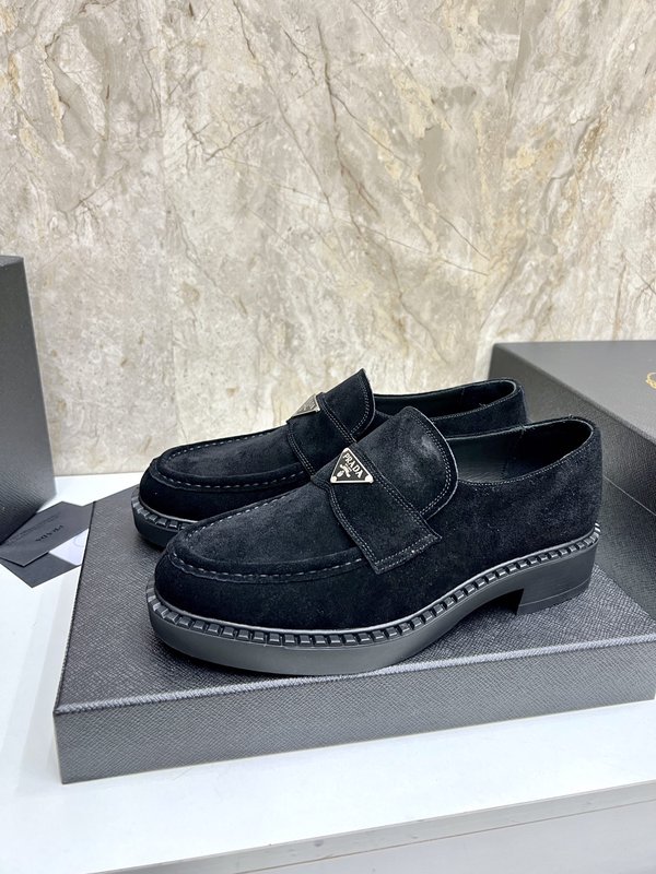 프라다 Prada 신규 스웨이드 가죽 슈즈 001-227206