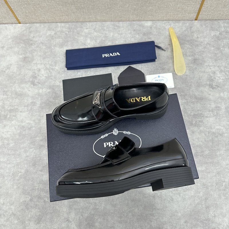 프라다 PRADA 트라이앵글 로고 플랫폼 로퍼 001-227324