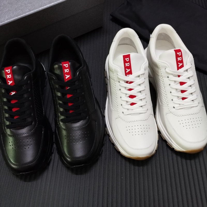PRADA 신상 블랙 가죽 구두 001-227357