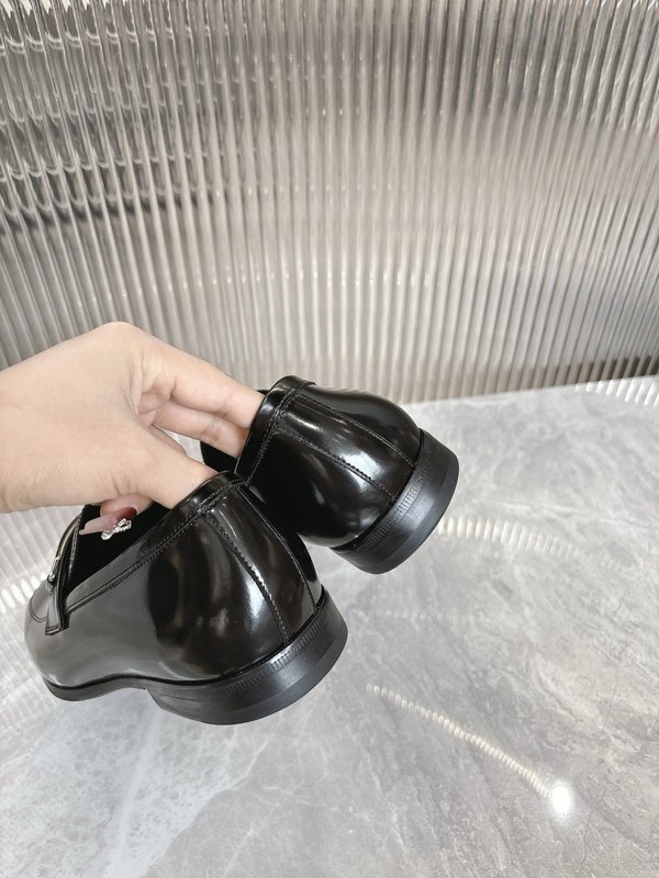 Prada 프라다 남성 캐주얼 로퍼 가죽신발 001-227393