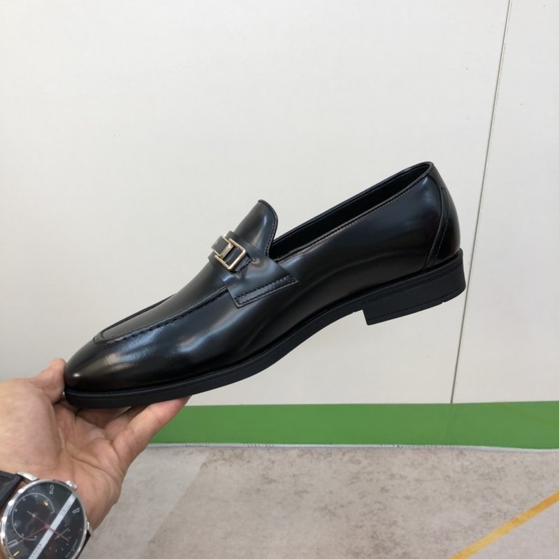 PRADA 패션 캐주얼 런웨이 가죽 신발 001-227476