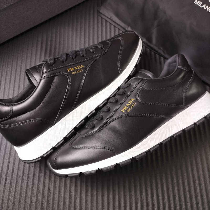 PRADA 프라다 블랙 캐주얼 운동화 001-227515