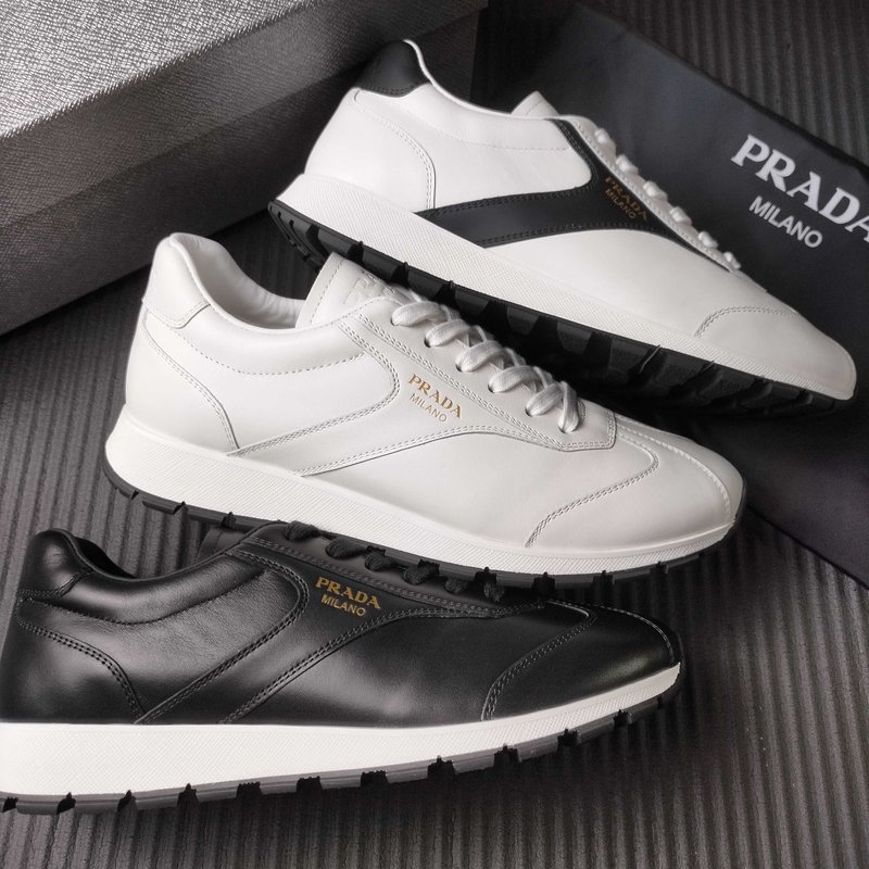 PRADA 화이트 가죽 캐주얼 슈즈 001-227517