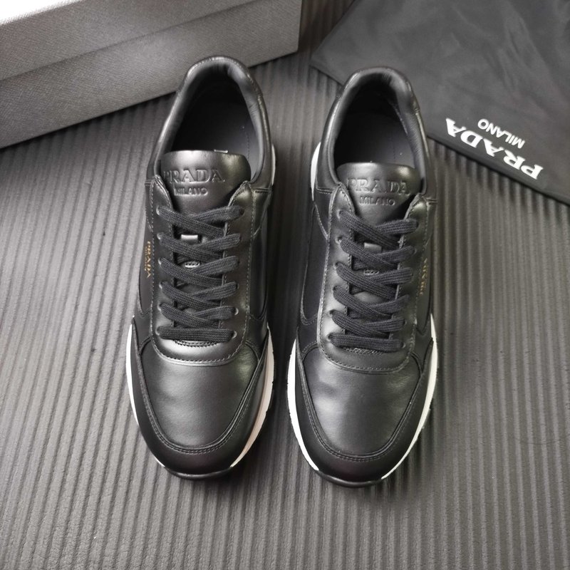 PRADA 프라다 블랙 레더 스니커즈 001-227531