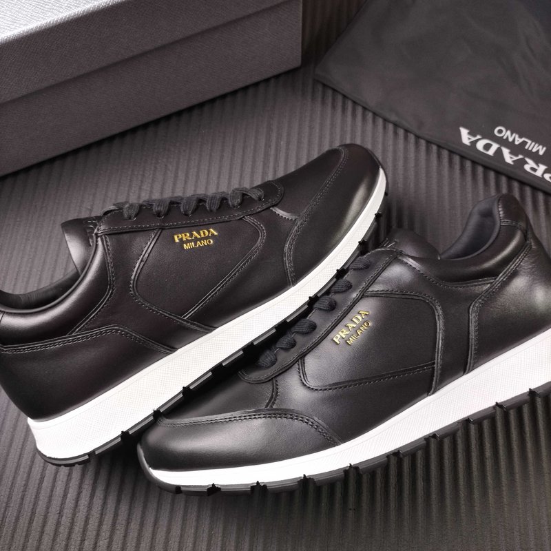 PRADA 프라다 블랙 레더 스니커즈 001-227531