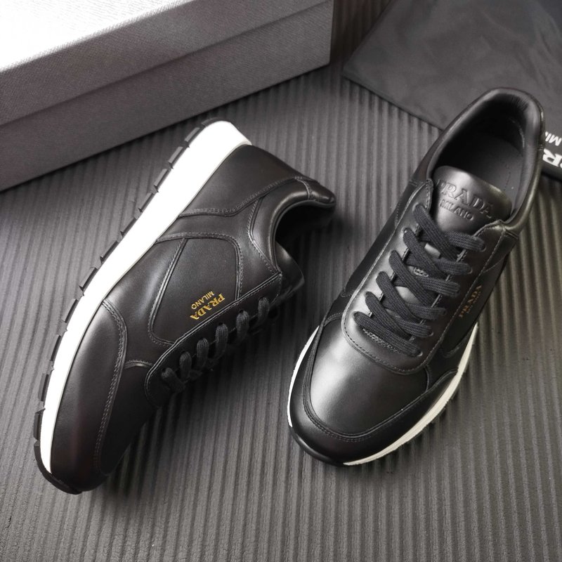 PRADA 프라다 블랙 레더 스니커즈 001-227531
