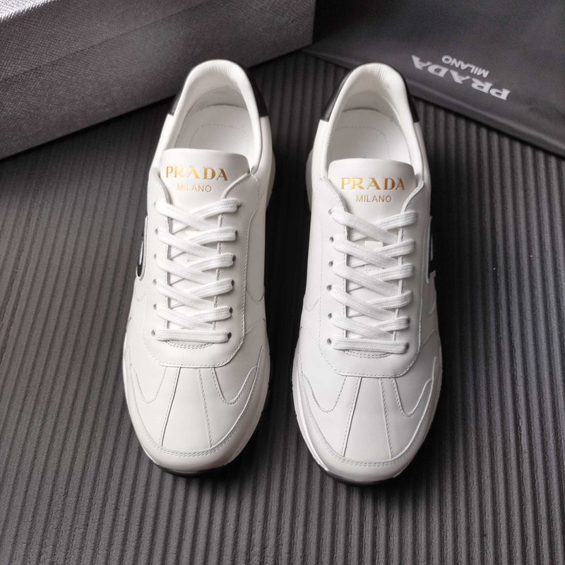 프라다 PRADA 알파벳 P 로고 가죽 캐주얼 운동화 001-227536