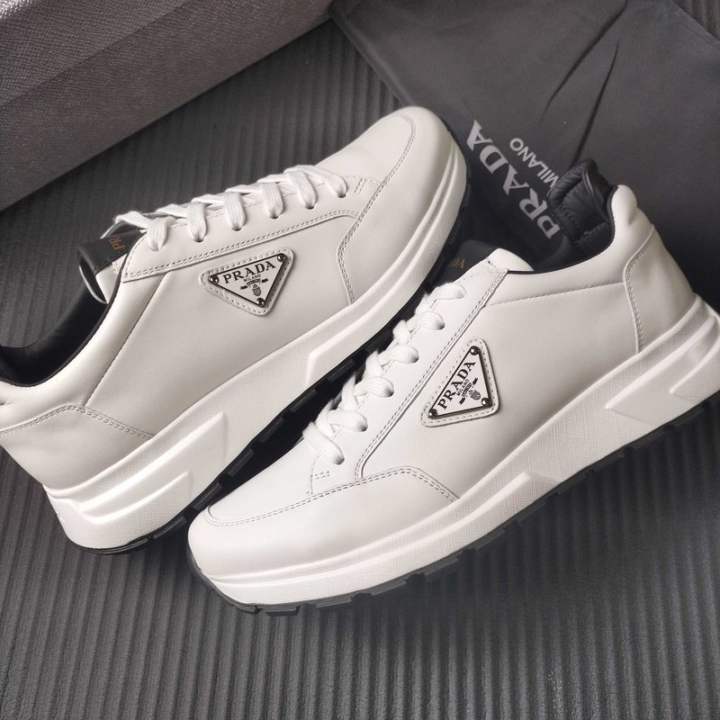 PRADA 프라다 클래식 삼각 로고 운동화 001-227544