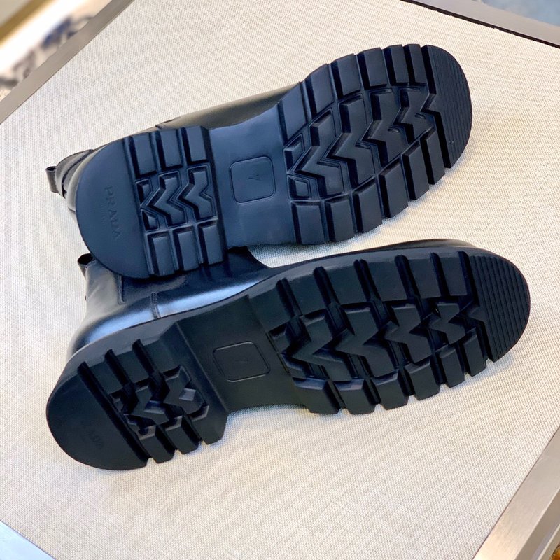 PRADA 클래식 라운드 토 남성 가죽 부츠 001-227555