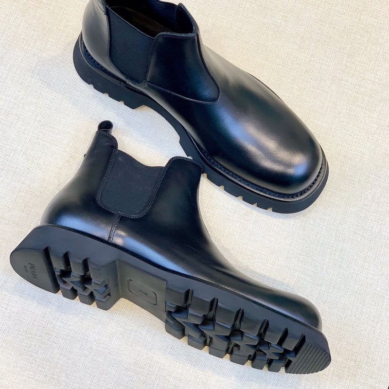 PRADA 클래식 라운드 토 남성 가죽 부츠 001-227555