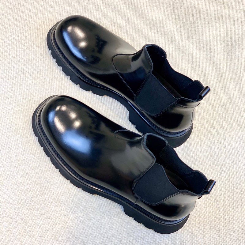 PRADA 클래식 라운드 토 남성 가죽 부츠 001-227556