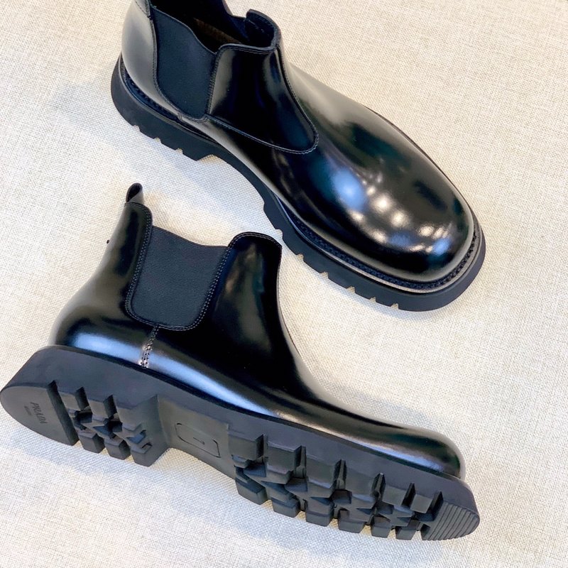 PRADA 클래식 라운드 토 남성 가죽 부츠 001-227556
