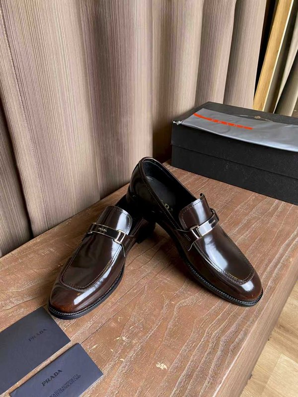 PRADA 남성 핸드 러브드 가죽 구두 001-227557