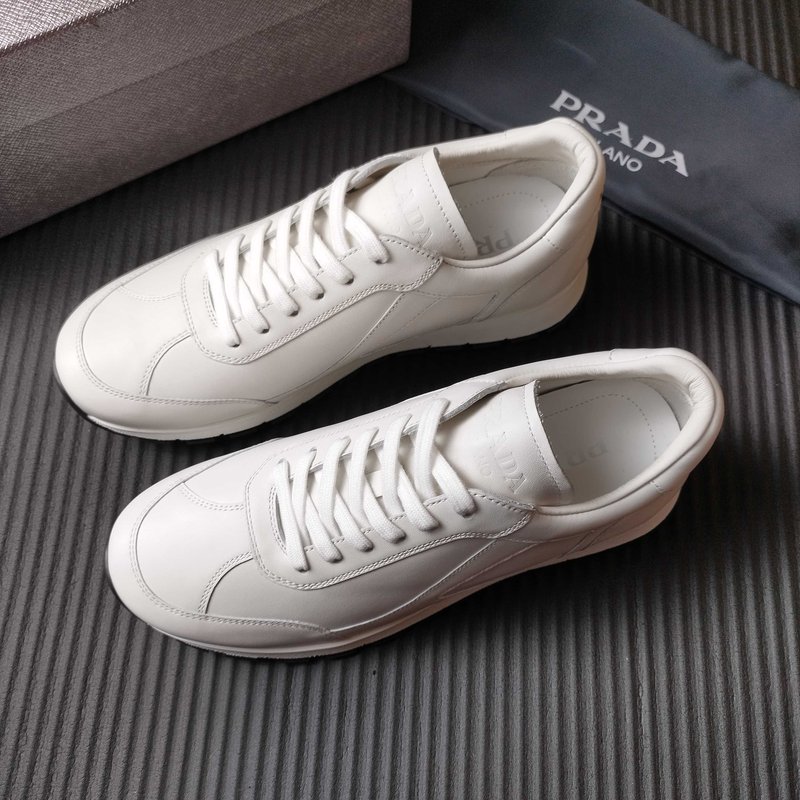 PRADA  화이트 레더 스니커즈 001-227563