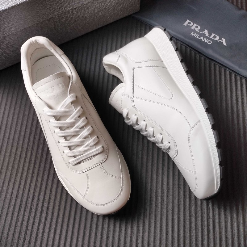 PRADA  화이트 레더 스니커즈 001-227563
